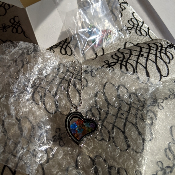 Floating Necklace / Origami - Picture 7 of 10